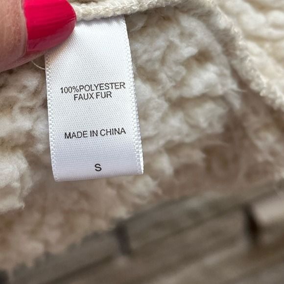 Koolaburra by UGG Frosted Brushed Sherpa Vest Cream small cozy - Picture 4 of 10